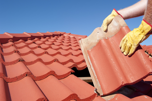 repairing roof tiles